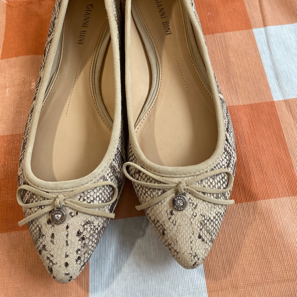 Gianni Bini flats